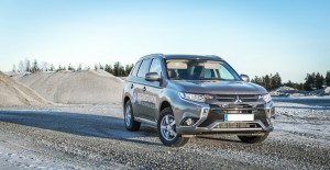 Mitsubishi_Outlander_PHEV 2016